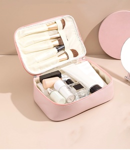 Sac cosmétique en PU avec logo personnalisé Pochette de maquillage de <span class=keywords><strong>voyage</strong></span> rose de marque privée de luxe Sacs cosmétiques professionnels en cuir de grande capacité - Product Image 2