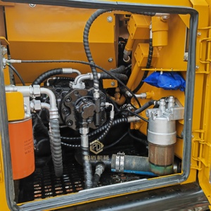 Oferta Especial: Excavadora de Orugas Usada SANY SY135C Pro de 13.5 Toneladas, Marca China, con Motor Diésel Isuzu Importado y Confiable - Product Image 3