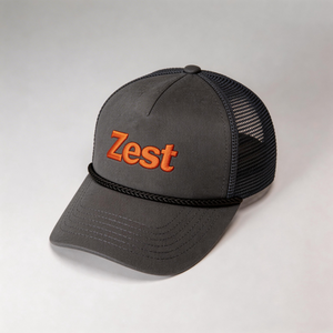 Gorra de béisbol deportiva promocional impermeable de poliéster de 5 paneles con logotipo bordado personalizado y malla - Product Image 1