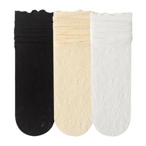 Chaussettes Lolita blanches en maille ajourée, fines, en nylon et soie, avec dentelle florale, design personnalisé, vente en gros pour femmes - Nouveauté très prisée - Product Image 5