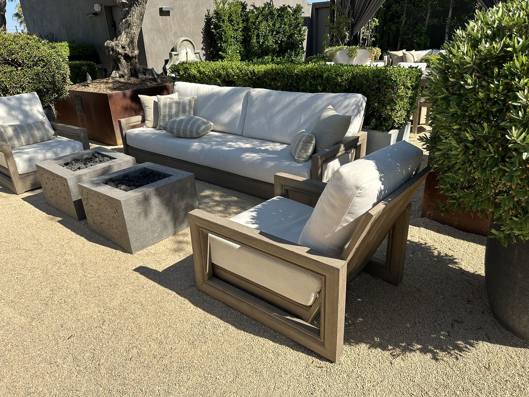2024 Modern Wholesale Luxury solid Teak Natural Wooden Frame Garden Patio Outdoor Couch Sofa