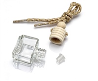 Vente en gros de flacons diffuseurs de parfum pour voiture en verre de 6,5 ml, flacon de parfum suspendu pour voiture avec bouchon à vis en bois