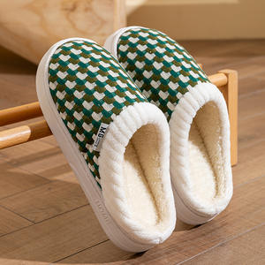 2025 Nueva colección Zapatillas en casa Interior en invierno Antideslizante y aislamiento térmico PVC - Product Image 4