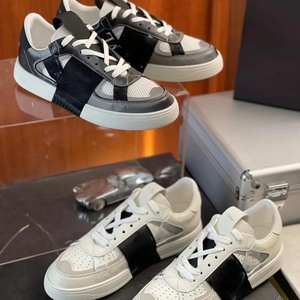 Zapatos Deportivos de Diseño de Lujo, Zapatos Casuales Retro de Alta Calidad para Caminar, para Hombre y Mujer - Product Image 1