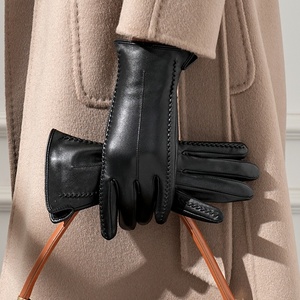 Gants d'hiver chauds en <span class=keywords><strong>cuir</strong></span> d'agneau pour femmes, doublés de polaire, épaissis, compatibles avec les écrans tactiles, adaptés à la conduite et au cyclisme, jacquard, longueur poignet - Product Image 3