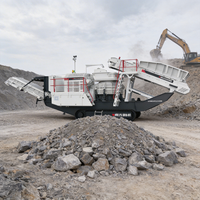 Concasseur à cône mobile sur chenilles pour pierres de carrière 260-585t/h, moteur AC et engrenages, machine minière à haute rigidité