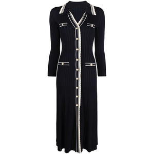 Bottoni OEM/ODM in cotone <span class=keywords><strong>nero</strong></span> Lyocell autunno con scollo a V maglioni <span class=keywords><strong>vestito</strong></span> da donna in <span class=keywords><strong>maglia</strong></span> a coste - Product Image 1