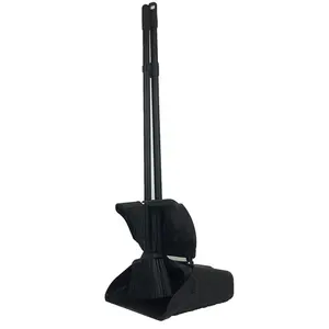 금속 손잡이와 플라스틱 빗자루 머리 세트를 가진 Pivoting 서 있는 로비 Dustpan