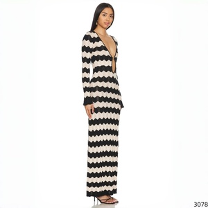 Robe longue <span class=keywords><strong>en</strong></span> maille rayée noire <span class=keywords><strong>et</strong></span> blanche à manches longues, col <span class=keywords><strong>en</strong></span> V profond, découpe avant ajourée, moulante, pour soirée, pour <span class=keywords><strong>femme</strong></span> - Product Image 2