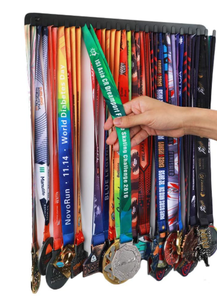 Porte-médailles de sport de football en nid d'abeille noir, forme de logo personnalisée, taille personnalisée, montage mural en métal réglable, marathon - Product Image 3