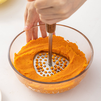 Presse-purée de pommes de terre en acier inoxydable avec manche en bois