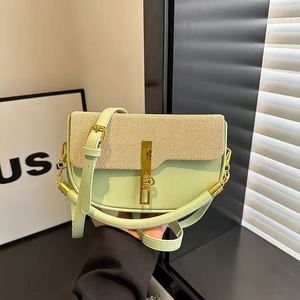 Sac à main de luxe en cuir PU doré pour femmes, sacs à main de luxe avec bandoulière chaîne, design nuage froissé pour filles - Product Image 3