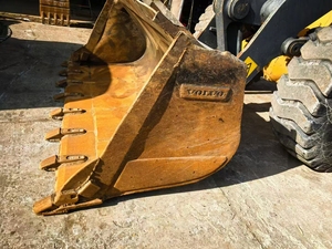 Choix économique : Chargeuse-pelleteuse et chargeuse sur pneus d'occasion Volvo L105/L120/L150/L180 avec pompe, capacité nominale de 6 tonnes, en stock - Product Image 6