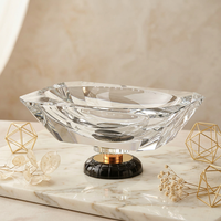 Luxe kristallen glazen fruitschaal, decoratieve snoep- en hapjes schaal met premium voetstuk voor thuis, als tafeldecoratie.
