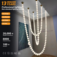 Lustres LED modernes avec longues décorations en boules de plastique, luminaires pour escaliers, salon, hôtel, plafonniers