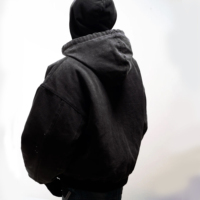 DiZNEW Veste en jean personnalisée noire lourde régulière Designer Veste en jean à capuche pour hommes