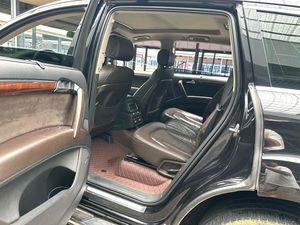 <span class=keywords><strong>Audi</strong></span> <span class=keywords><strong>Q7</strong></span> 3.0T Turbo Benzina <span class=keywords><strong>SUV</strong></span> Automatica LHD Usata del 2013 con Sedili in Pelle, Interni Scuri, Telecamera Posteriore per Esportazione - Product Image 3