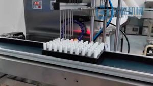 Machine de remplissage quantitative de bureau à 6 buses pour petits flacons d'ampoules, compte-gouttes et échantillons de parfum - Product Image 3