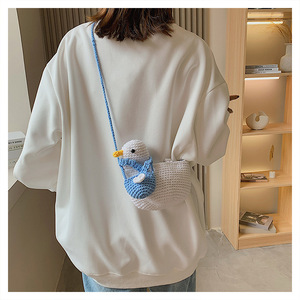 Nuevo Bolso de Mujer, Lindo Bolso Cruzado con Diseño de Patito Amarillo, Mini Bolso Tejido a Mano - Product Image 4