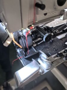 Máquina DE <span class=keywords><strong>COSER</strong></span> automática con enclavamiento para <span class=keywords><strong>dobladillo</strong></span> inferior de pantalón vaquero LCS - Product Image 5