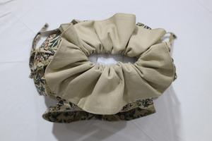 กระเป๋าพิมพ์ลายด้วยมือ พร้อมลวดลายบนพื้นผิวที่ละเอียดอ่อน พื้นที่ภายในกว้างขวาง และดีไซน์ระดับพรีเมียมเพื่อการจัดระเบียบในชีวิตประจำวัน - Product Image 2