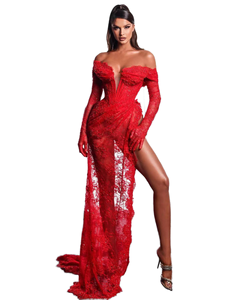Robe de mariée sirène élégante Sharon Said SF257 rouge Dubaï, sans bretelles, en dentelle, longueur ras du sol, avec gants pour femme - Product Image 1