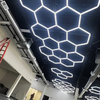 Éclairage de Garage Hexagonal LED 6500K pour Plafond de Showroom Automobile, Travail de Beauté et Éclairage Alvéolaire