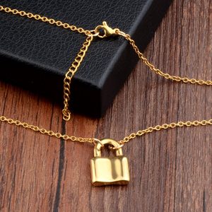 <span class=keywords><strong>Cadena</strong></span> minimalista <span class=keywords><strong>de</strong></span> acero inoxidable chapado en oro <span class=keywords><strong>de</strong></span> 18K con <span class=keywords><strong>candado</strong></span>, collar con colgante, para mujeres y niñas - Product Image 4