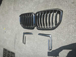 51137454888 51118092670 Nouvelle calandre de pare-chocs gauche et droite de haute qualité de Chine et calandre supérieure de capot avant pour BMW X5 G05 - Product Image 3