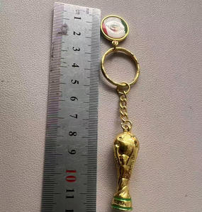 Nouveau porte-clés pendentif trophée style américain avec motif drapeau national pour clé de voiture, souvenir de football - Product Image 4