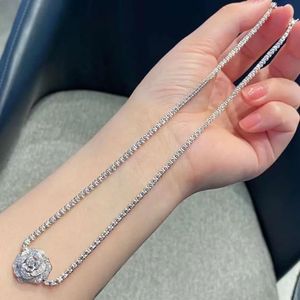 Collar de Camelia de Oro Sólido de 18K Xinfly para Mujer, con Diamantes Naturales de 2.50ct-2.80ct, Estilo Clásico para Boda o Fiesta - Product Image 2