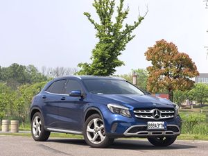 Siège électrique à mémoire de forme, phares automatiques, Mercedes GLA <span class=keywords><strong>200</strong></span> 1.6T, automatique, conduite à gauche, SUV, faible kilométrage, rétroviseurs rabattables, volant multifonction, véhicule d'occasion - Product Image 2