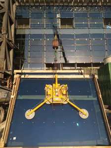 Elevador de vidrio de vacío giratorio eléctrico de 800kg Sistema de manejo portátil montado en montacargas - Product Image 6