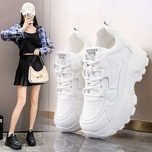 DareSee Zapatillas Deportivas con Plataforma y Cuña para Mujer, Zapatos Blancos Versátiles con Plataforma para Mujeres de Baja Estatura, Uso Diario y Festivales de Música - Product Image 3