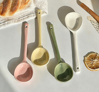Cuillère à soupe et à salade en céramique japonaise Eastern Rock avec manche long pour un usage domestique, nouilles de riz et plats
