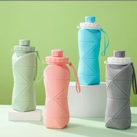 Bouteille d'eau pliable en silicone souple personnalisée OEM avec sac de transport en PP assorti pour une utilisation en extérieur