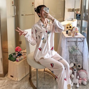 <span class=keywords><strong>Pigiama</strong></span> da <span class=keywords><strong>Donna</strong></span> Stile Ragazza Dolce con Simpatico Maialino Cartone Animato, Completo Autunnale Morbido <span class=keywords><strong>e</strong></span> Adorabile con Cardigan <span class=keywords><strong>e</strong></span> Pantaloni, in Poliestere <span class=keywords><strong>e</strong></span> Seta di Latte - Product Image 6