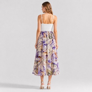 Abito Estivo <span class=keywords><strong>da</strong></span> Donna Chic con Stampa Floreale Viola e Top Bianco a Bretelle, Vestito Svasato in Viscosa - Product Image 3