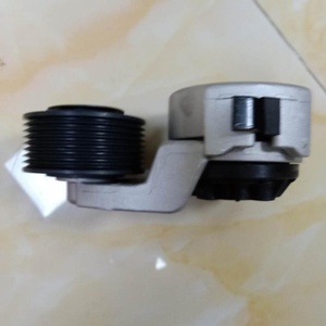 Tendeur de courroie moteur pour excavatrices PC200-8, PC220-8, PC300-8 (modèles 6D107, 6D114) - Références 6754-61-4110, 6754-61-4111 - Product Image 4