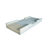 Matelas médical en mousse à mémoire de forme OEM, matelas médical anti-escarres NHS, matelas de remplacement en mousse éponge pour soins.
