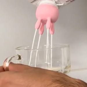 Divertida tapa para botella de leche con diseño de dibujos animados, desviador de leche, a prueba de polvo y fugas, cubiertas para boquilla de leche, utensilios de cocina - Product Image 6