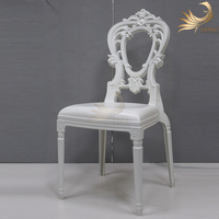 Chaise de salle à manger moderne minimaliste en plastique PP de haute qualité, durable, imperméable et empilable pour une utilisation en intérieur/extérieur, salons