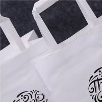 Sacs d'emballage cadeau personnalisés de luxe avec logo imprimé, sacs de shopping personnalisés, sacs en papier blanc jetables avec poignée plate