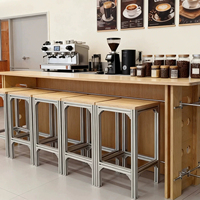 Table de bar haute en aluminium et contreplaqué de bouleau pour restaurant et café