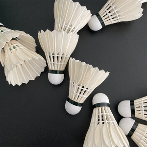 Modèle G4 Prix très approprié Volants de badminton Plume d'oie naturelle Volant en feutre - Product Image 3