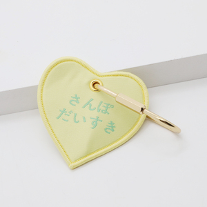 Portachiavi Personalizzato a Cuore Intrecciato con Moschettone Dorato, Ciondolo Ricamato Kawaii per Borse, Ideale per Merchandising Anime e Negozi di Articoli da Regalo Boutique - Product Image 6