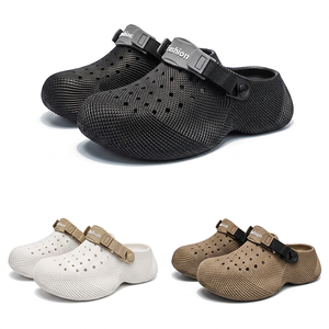 Sabots en EVA noirs imprimés pour hommes, avec sangle tressée et boucle réglable, pantoufles ventilées, chaussures décontractées type mule, antidérapantes pour l'été, commande en gros - Product Image 1