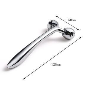 Herramienta de Masaje Metálica Plateada con Doble Rodillo Giratorio 360° en Forma de Y, Nuevo Diseño, Venta al Por Mayor - Product Image 4