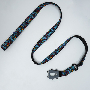 สายจูงสุนัขไนลอนแข็งแรงทนทาน หรูหรา เป็นมิตรกับสิ่งแวดล้อม พร้อมตัวล็อคแบบกบ วัสดุโลหะ และพิมพ์สีและโลโก้ - Product Image 5