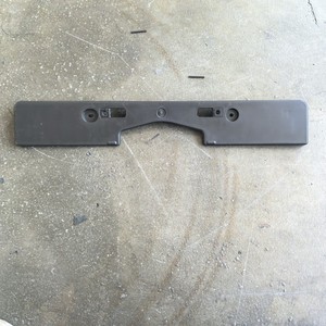 ขายึดป้ายทะเบียนกันชนหน้าโตโยต้า CT200 5211476020 ABS ระยะห่างรู 200 มม. - Product Image 1